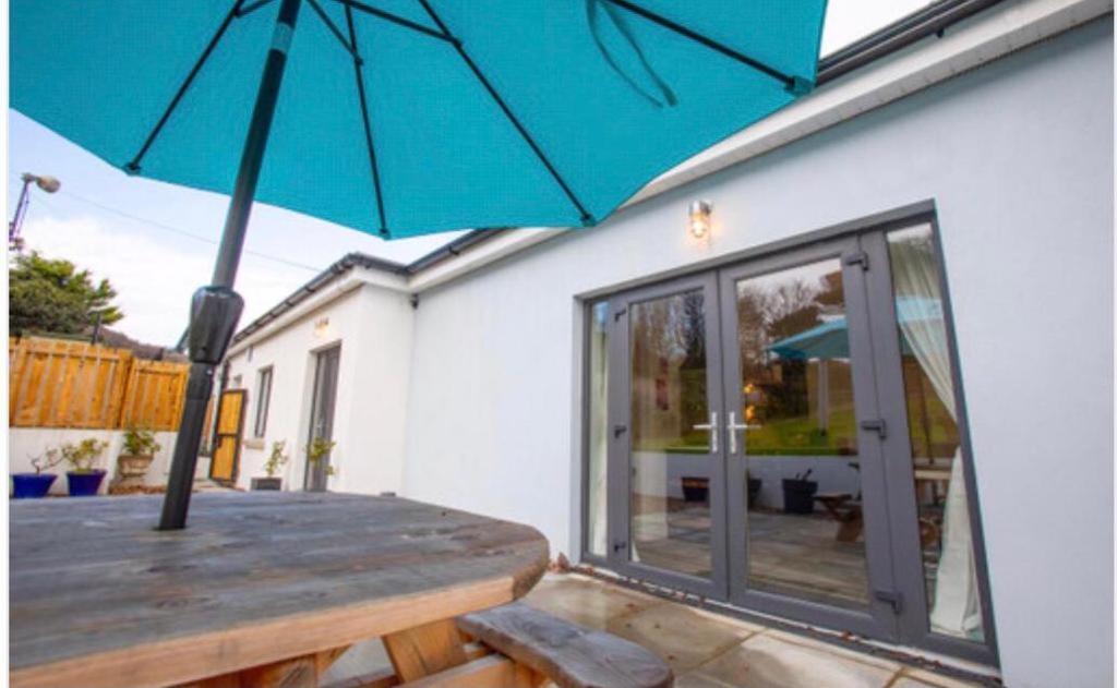 Josies Place At Waters Edge Self Catering Apartment Glenarm Dış mekan fotoğraf