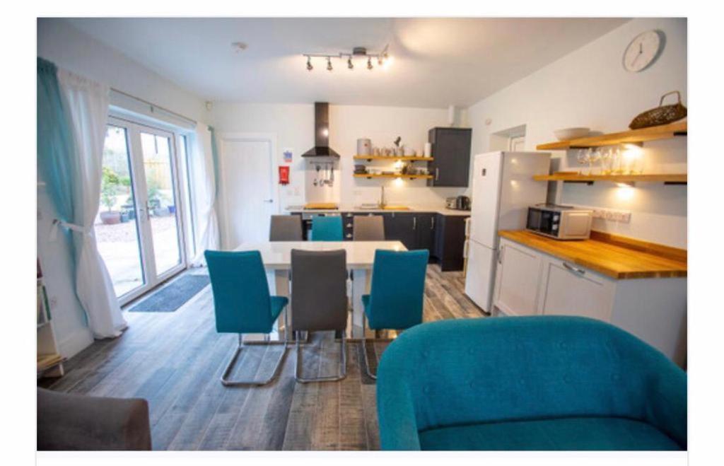 Josies Place At Waters Edge Self Catering Apartment Glenarm Dış mekan fotoğraf