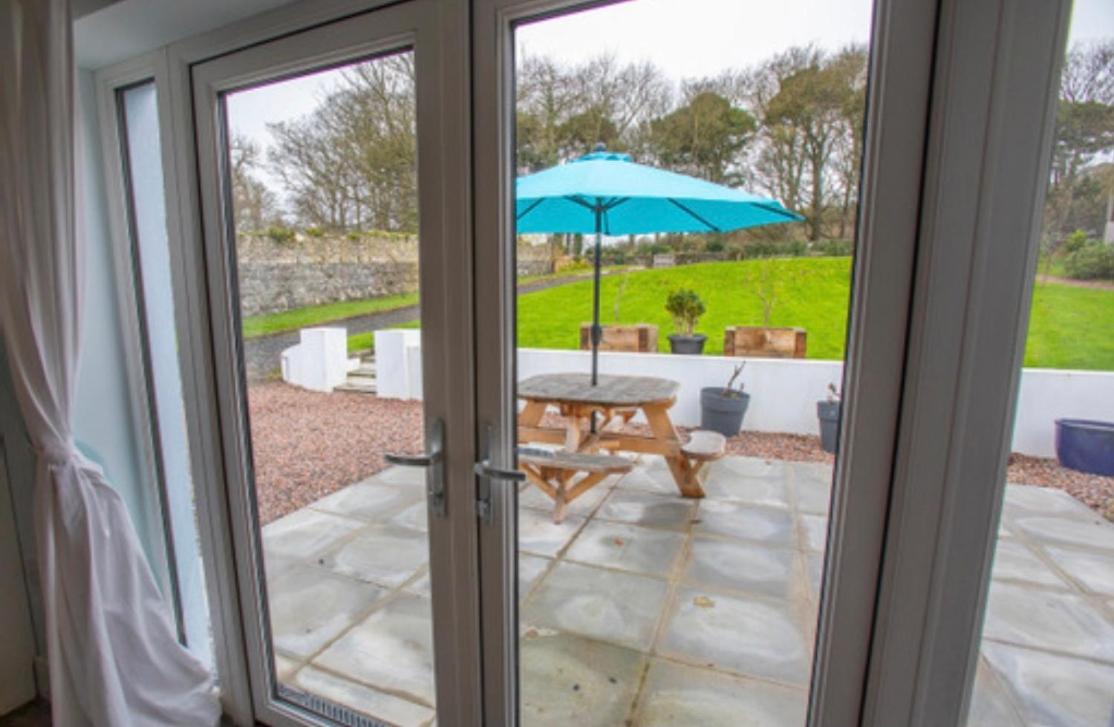 Josies Place At Waters Edge Self Catering Apartment Glenarm Dış mekan fotoğraf